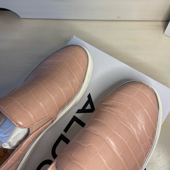 Aldo Pink Leather Slip Ons - Picture 2 of 6